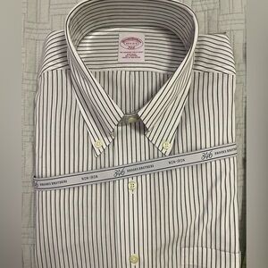 New Brooks Brother’s long sleeve dress shirt. Size 15 1/2 - 2/3.